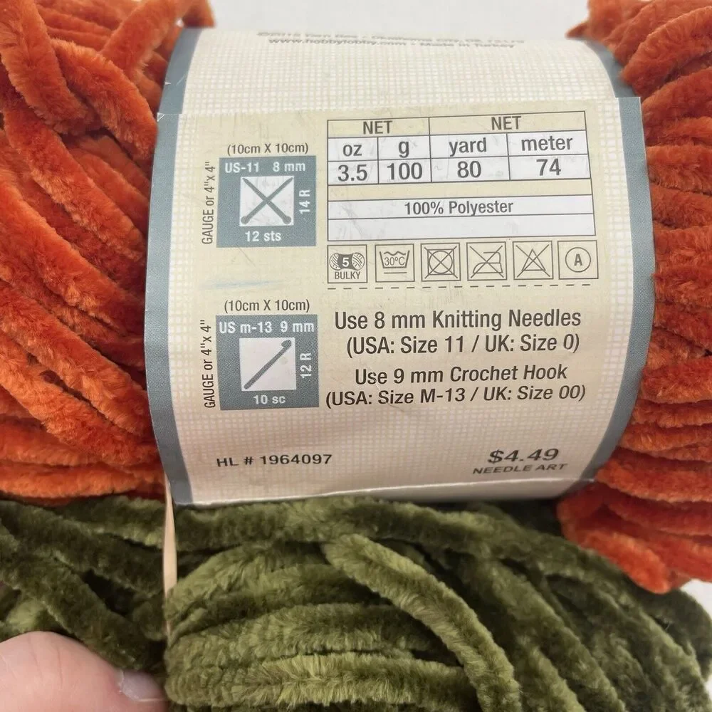 Yarn Bee‎ Velvety Smooth Pumpkin Orange & Green Yarn Skein Lot Of 2 3.5 Oz 80 Yd